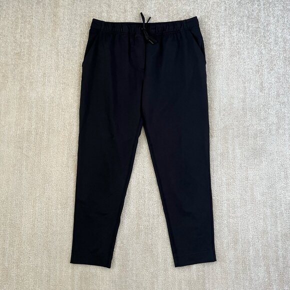 Lululemon Black Pull On Crop Pants With Pockets - Picture 1 of 9